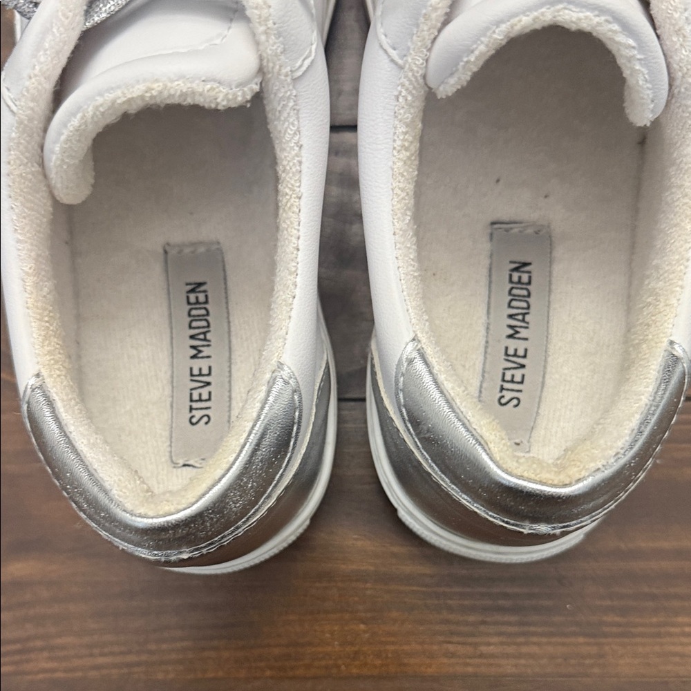 Steve Madden White and Silver Sneakers Size 9.5 Shoes - Picture 11 of 16